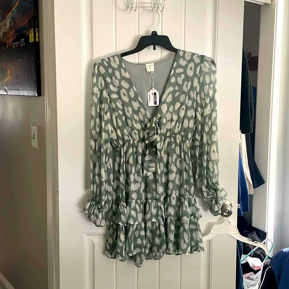 Elle G Boutique long sleeved dress - brand new
